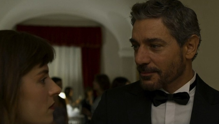 Blanca e Liguori si guardano